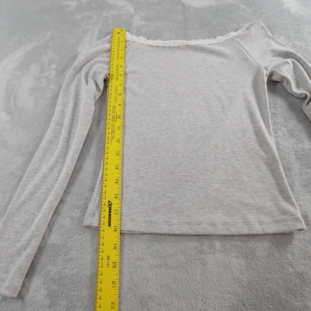 Wilfred Aritzia Ribbed Knit Long Sleeve Crop Top Womens XS Gray Lace Trim Fitted - Picture 4 of 11